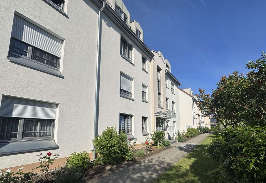 Außenansicht des Wohnhauses in der Dora-Stock-Straße – möblierte Wohnung Dresden-Zschertnitz von Trenta Living